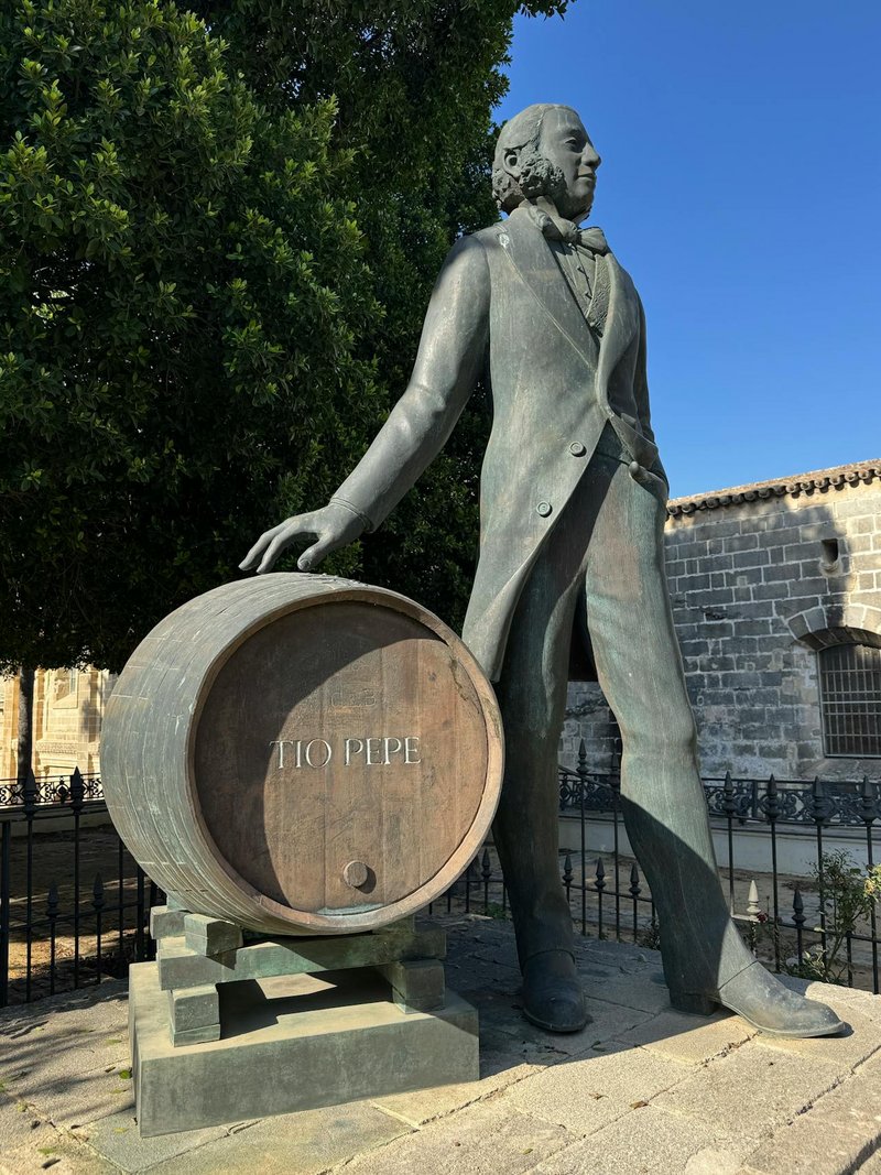 Statue in Jerez-pexels-petra-nesti