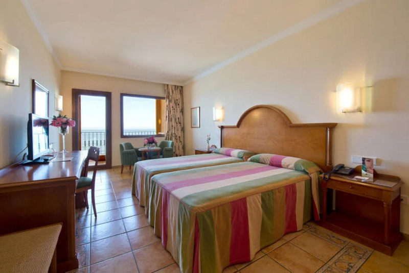 Doppel-Zimmer mit Meerblick Fiugirola